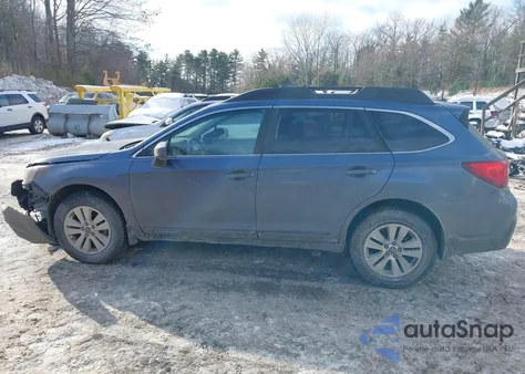 2018 Subaru Outback 2.5I Premium z USA, uszkodzony, nr VIN 4S4BSACC8J3281197